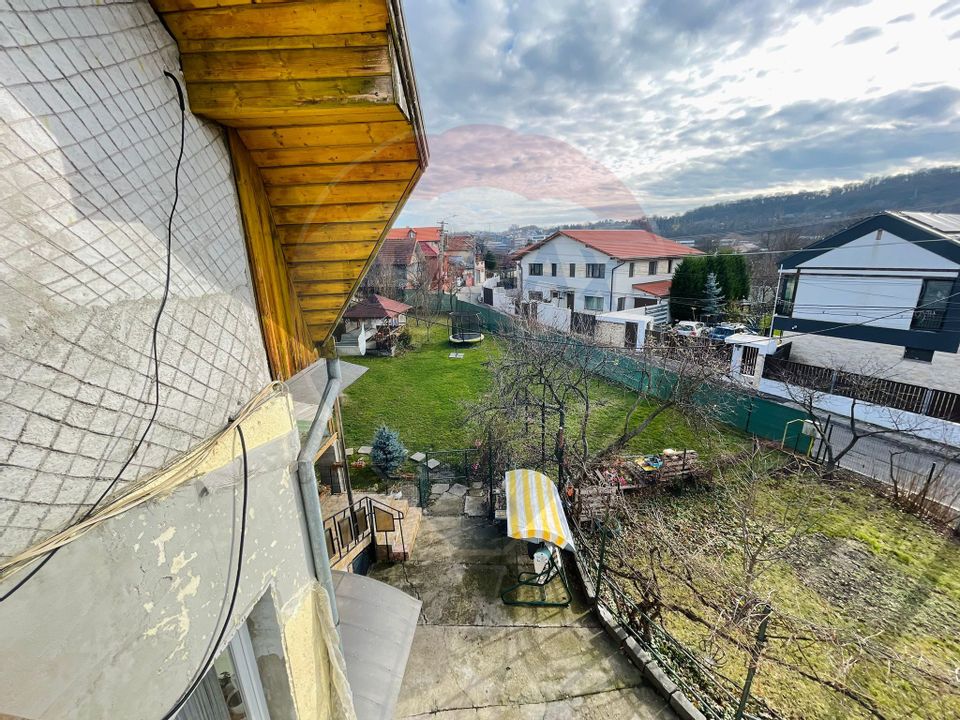 Casă cu potențial de renovare, teren generos 1366 mp, Dâmbu Rotund