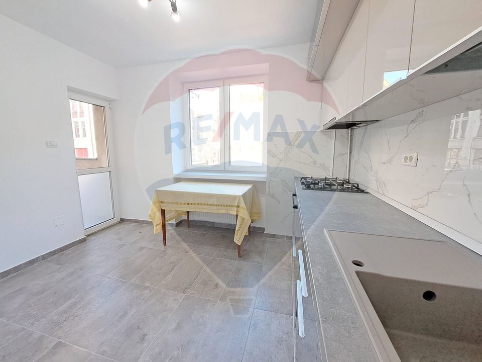 Apartament cu 4 camere de închiriat în zona Calea Victoriei