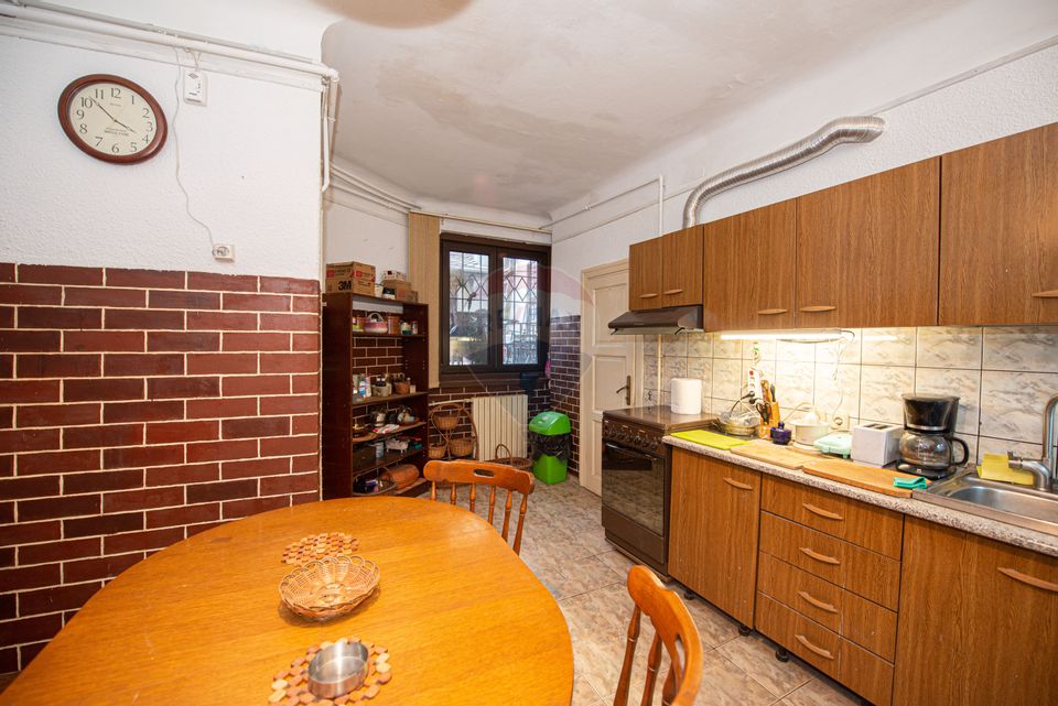 Vila de vanzare cu etaj Calea Calarasi Delea Veche