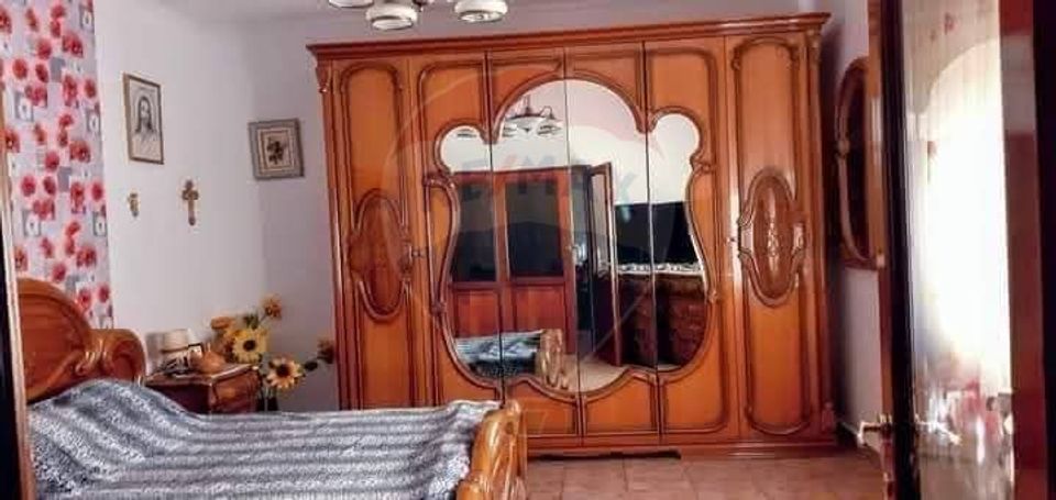 7 room House / Villa for sale, Functionarilor area