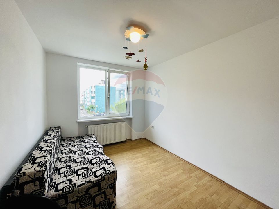 3 room Apartment for sale, Est area