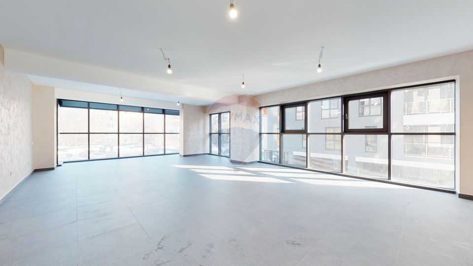 105sq.m Commercial Space for rent, Central area