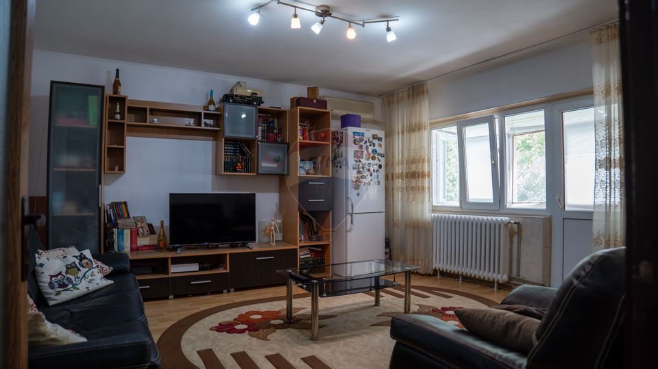 Oferta - vanzare apartament 2 camere stradal, cu centrala, Baicului