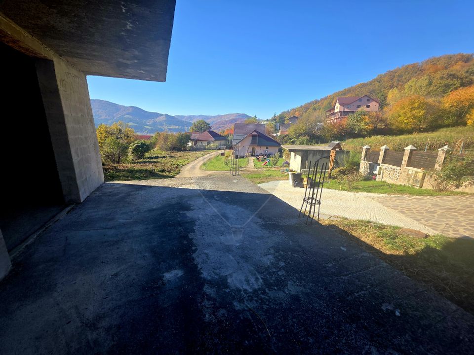 Casă / Vilă cu 5 camere de vânzare