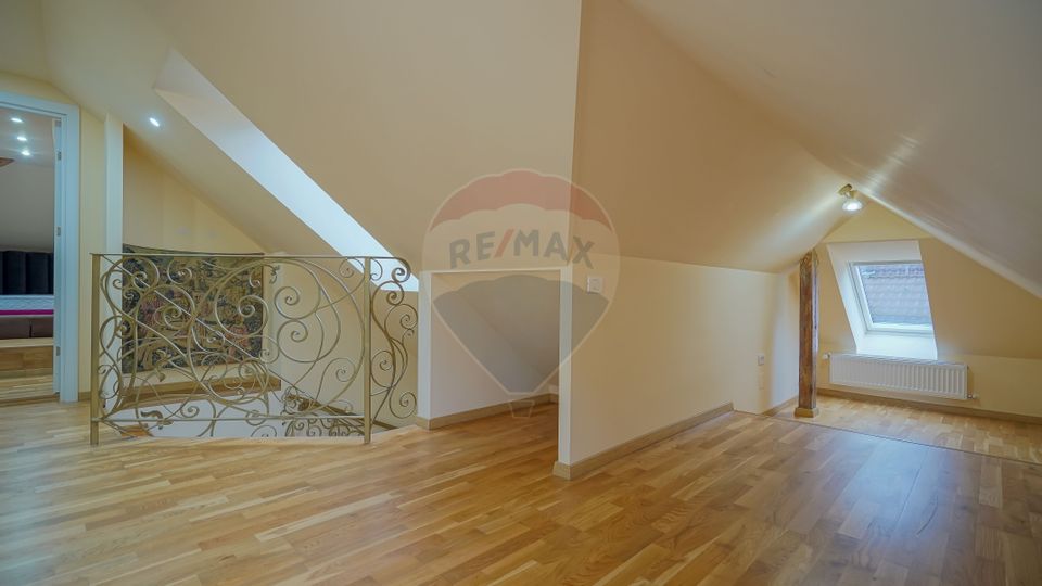 COMISION 0%|Apartament cu 4 camere | Ultracentral | Lux | Priveliște |