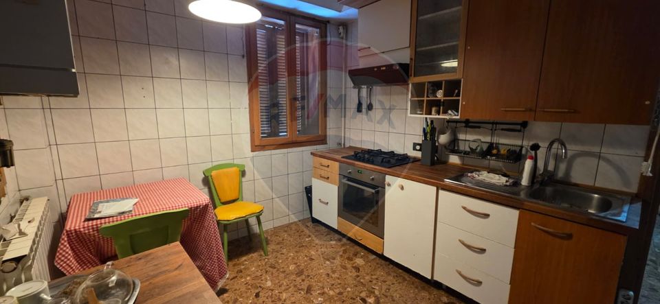 5 room House / Villa for sale, Grivita area