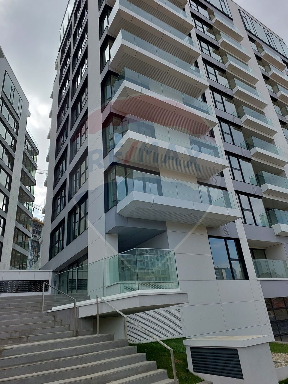 One Lake Club | Apartament nou | Living mobilabil la cerere