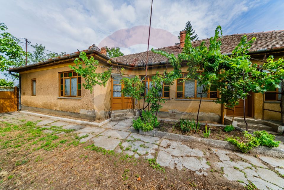 Casă cu 4 camere și teren 540 m în Pecica – Zonă excelentă