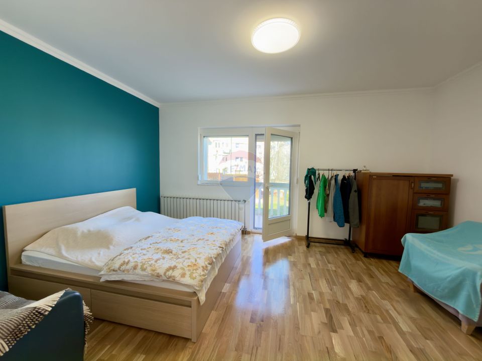 Casă / Vilă 8 camare cartier Beverly Hills Sanmartin