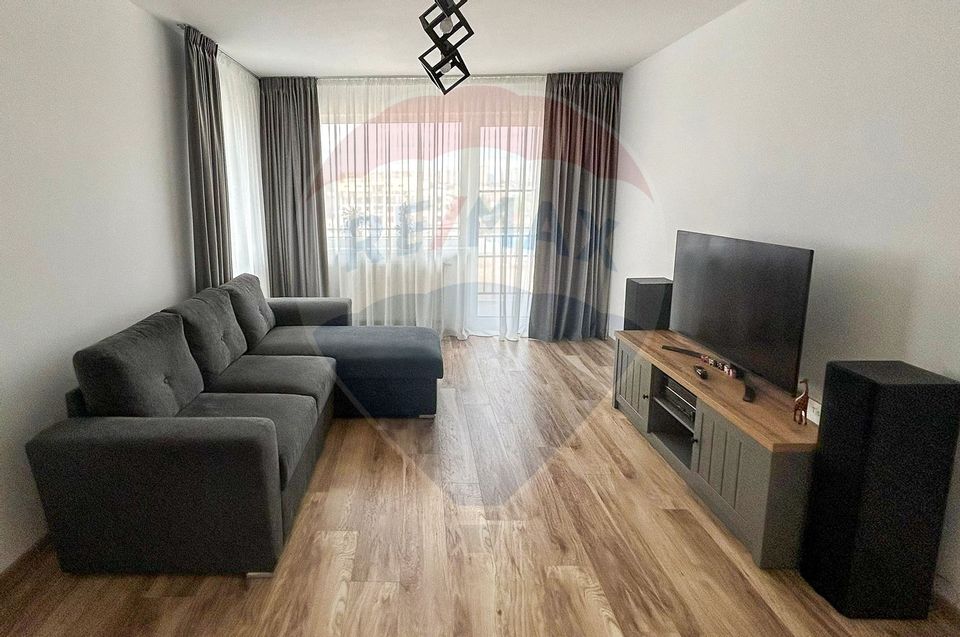 3 room Apartment for sale, Tractorul area