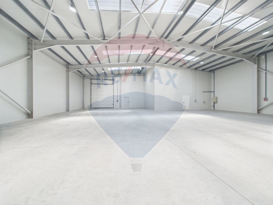 Hala spațiu industrial de vanzare