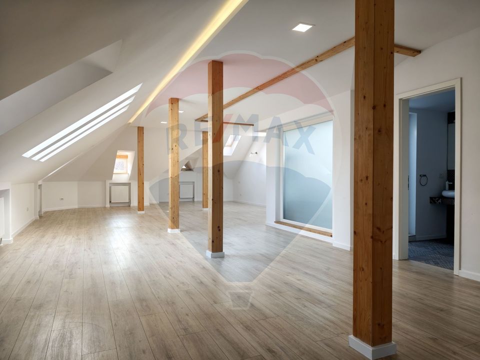 Apartament în vilă din perioada interbelică proaspăt renovat