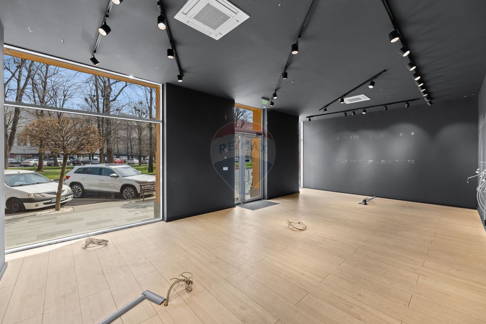 140sq.m Commercial Space for rent, Central area