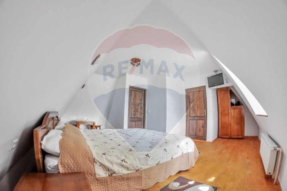 Maramuresan style house 4 bedrooms, 4 bathrooms, land 1500, Maramures