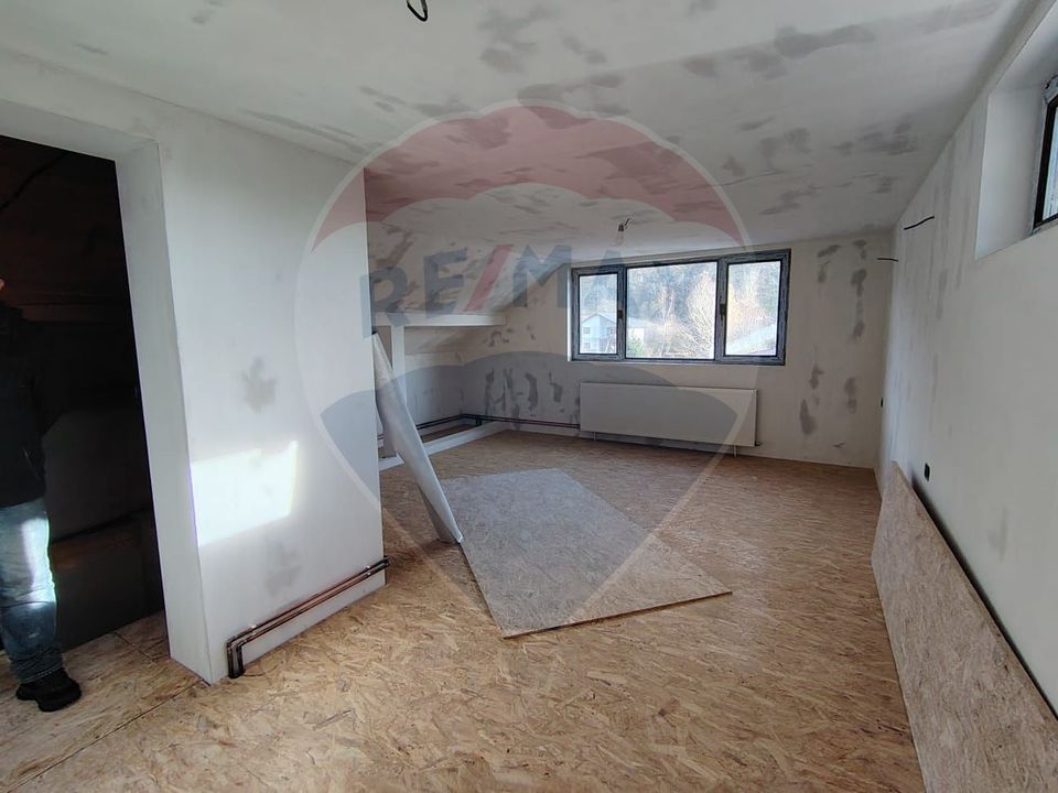 Lux Mediteranean si Intimitate pe 4.000 mp Domeniu Privat Gura Vaii