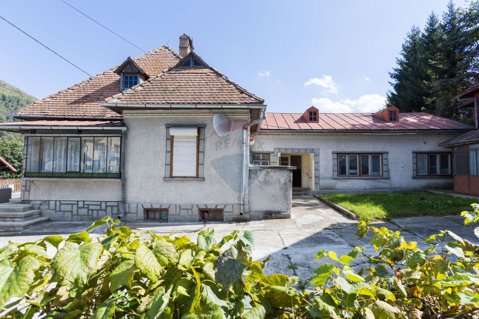 8 room House / Villa for sale