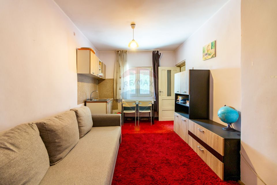 Casa+Laborator+ Teren 12.700 mp + casa de vacanta - Bolintin Vale