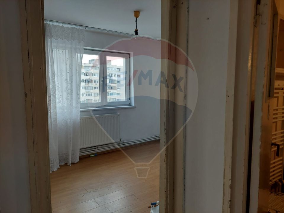 Apartament cu 3 camere decomandat de vanzare  in zona Narcisa-Bacau