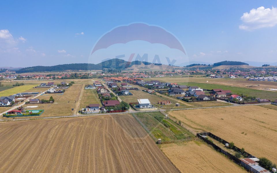 Land 10,700sqm Sanpetru / Strada George cosbuc