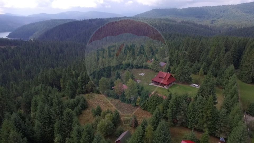 Casă de vacanță, de vânzare, pretabilă locuință sau afacere hotelieră