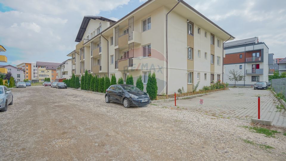 4 room Apartment for sale, Tractorul area