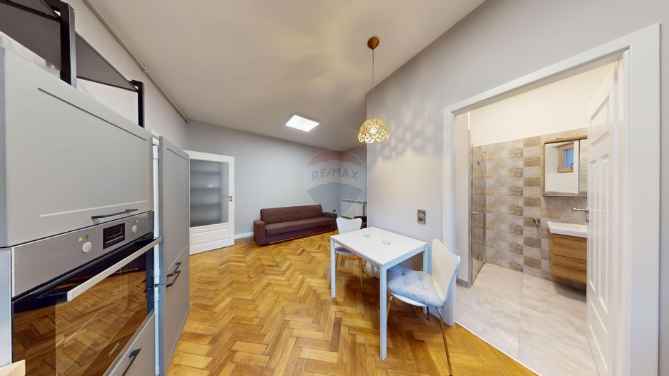 Apartament frumos renovat cu 2 camere de vânzare în zona Ultracentrala