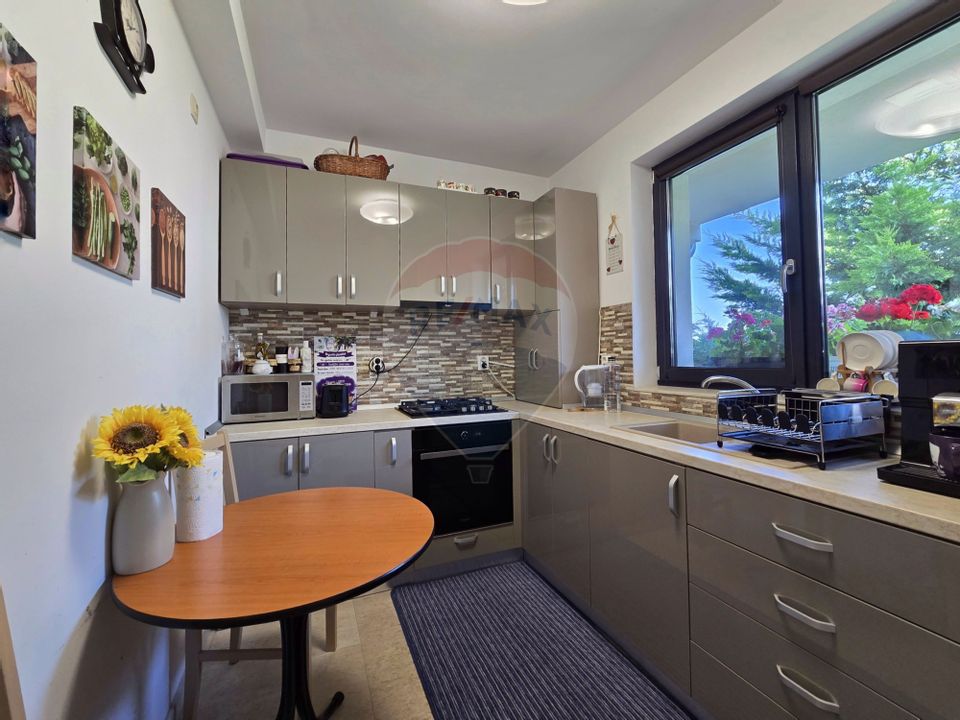 Casa, 4 dormitoare, pod amenajat, gradina, zona Vivo