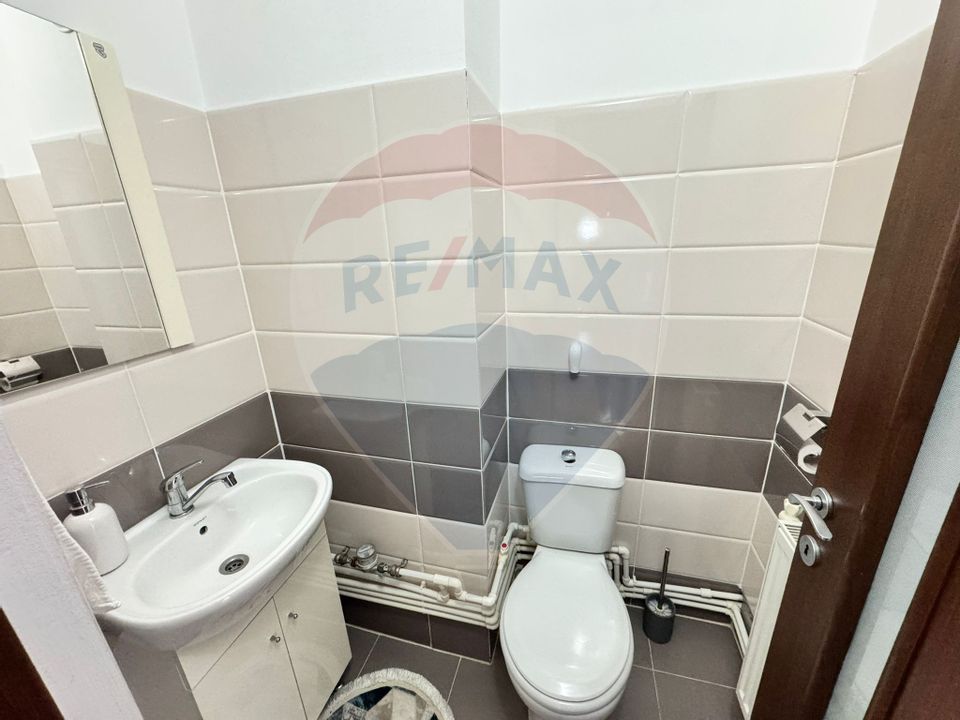 Apartament cu 3 camere- de vanzare- BUHUSI