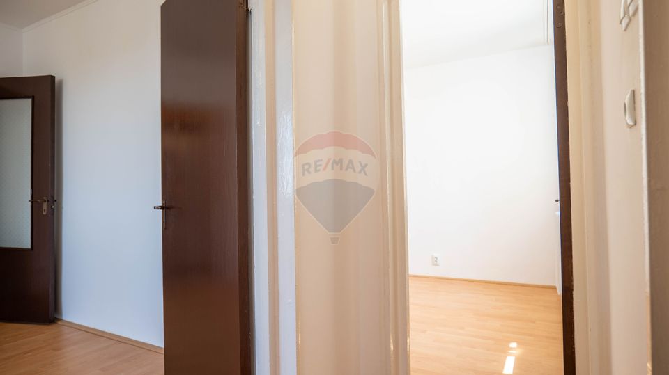 Vanzare apartament 3 camere - zona Antiaeriana