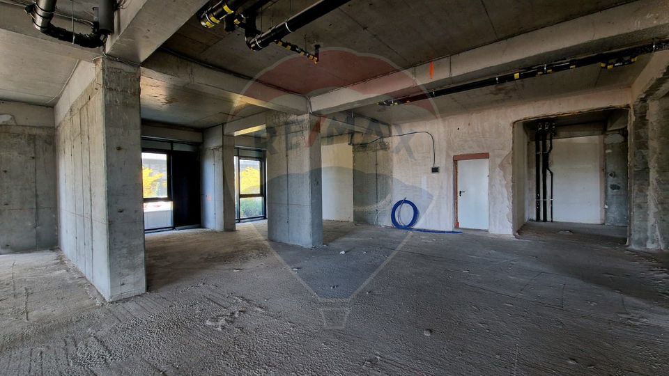 321.9sq.m Commercial Space for rent, Nord area