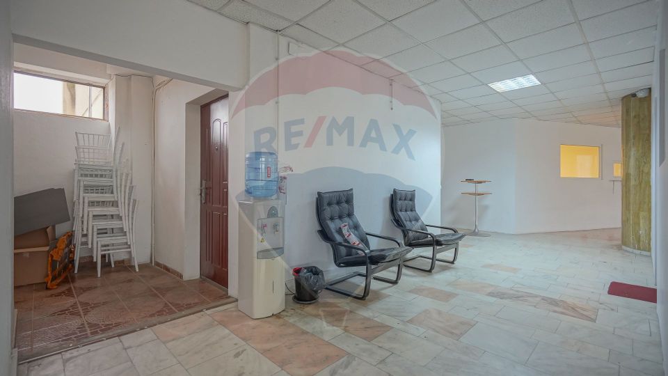 275sq.m Commercial Space for rent, 13 Decembrie area