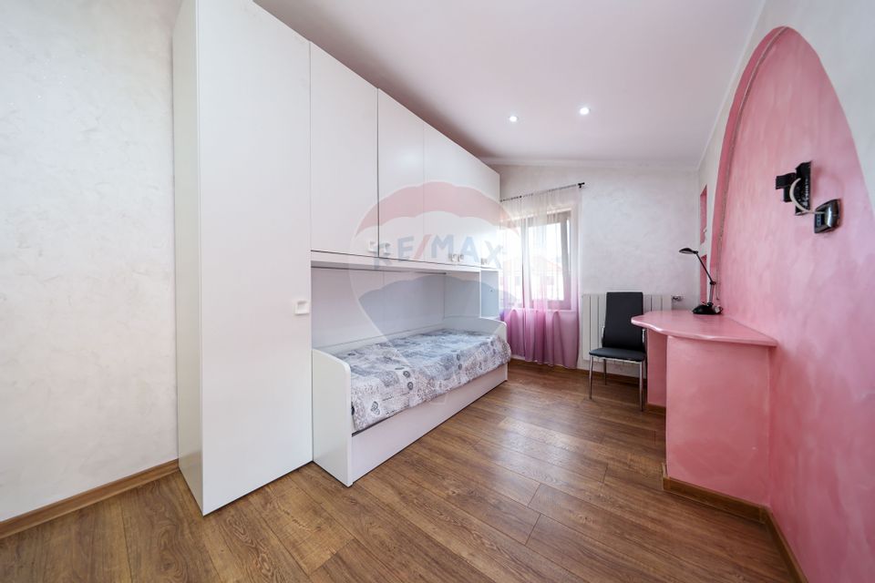 Conac, proprietate unica, in mijlocul naturii, Sacele!