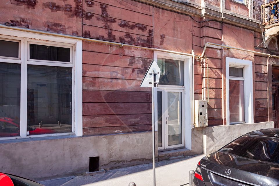 65sq.m Commercial Space for sale, Central area
