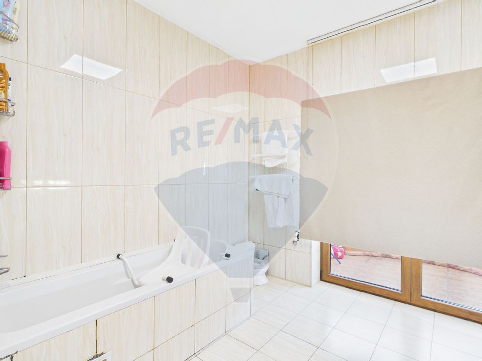 De vanzare| Casa cu piscina, saune si design elegant- Zona Matasari