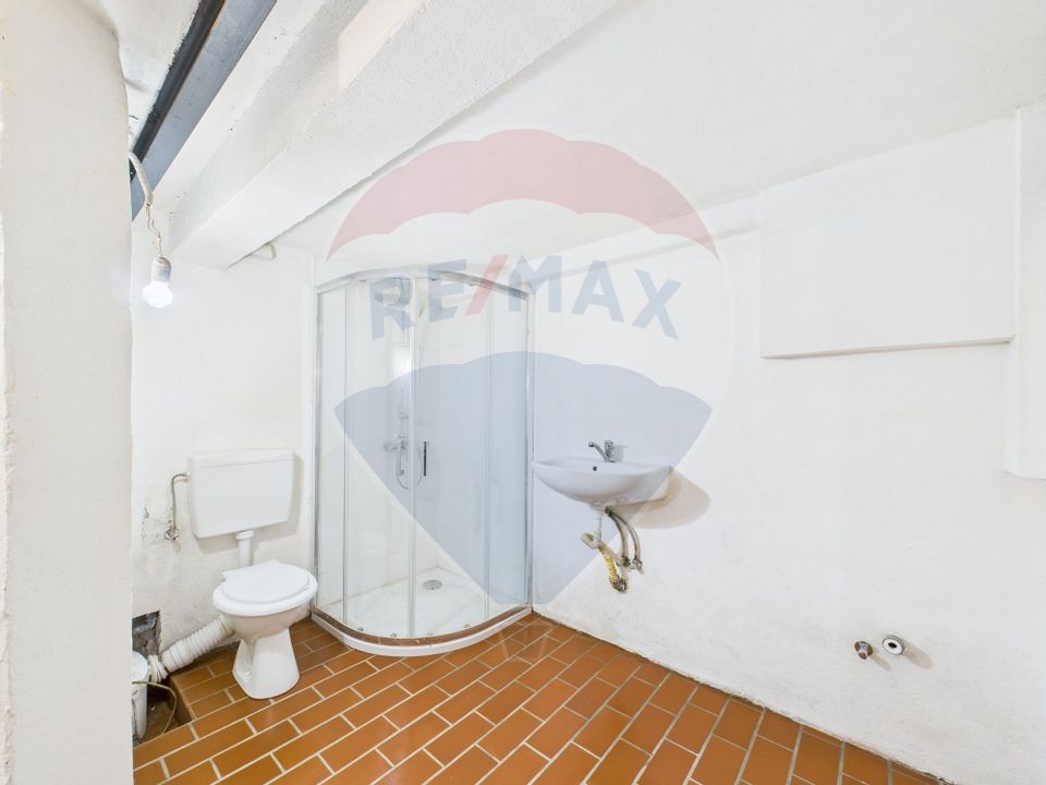 Spațiu comercial-Demisol-Atelier de arta