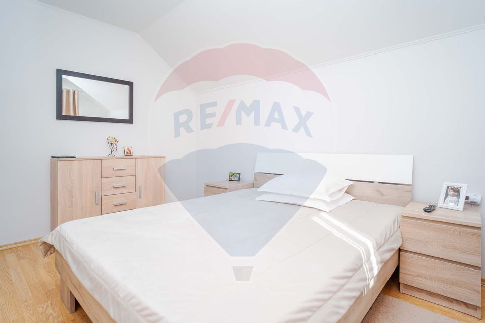 Casă / Vilă cu 5 camere de vânzare în zona Central