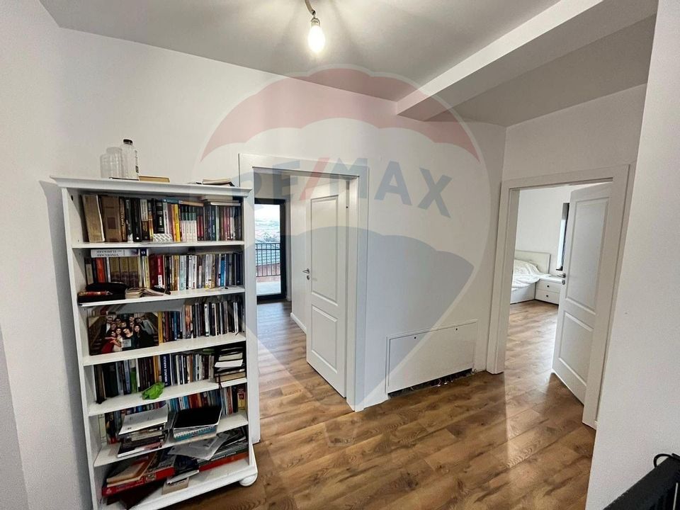 Casă individuală cu 4 dormitoare de vânzare str Planoarelor Dezmir