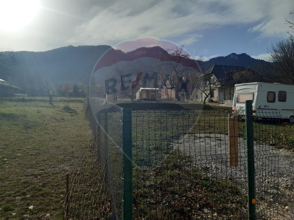 Land 1,050sqm Zarnesti / Strada Tohanita