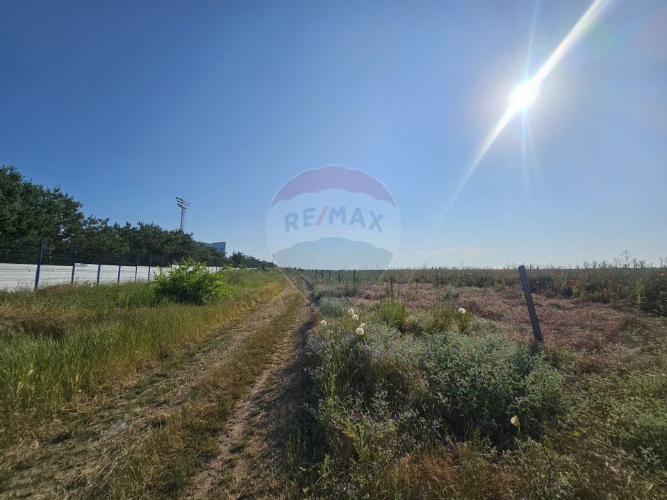 Teren de vanzare 1,070 mp Ovidiu / Academia Hagi