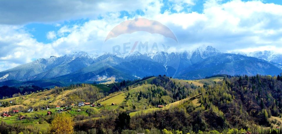 Built-up land – View of the Mountains and Picturesque Nature!