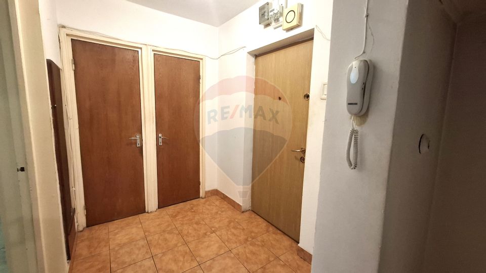 For sale 3 room apartment Drumul Taberei, Metro Favorit