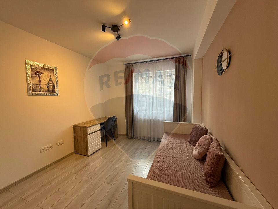 Apartament cu 3 camere, 2 bai și loc de parcare