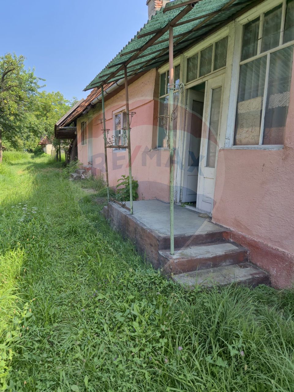 Casă / Vilă cu 4 camere de vânzare