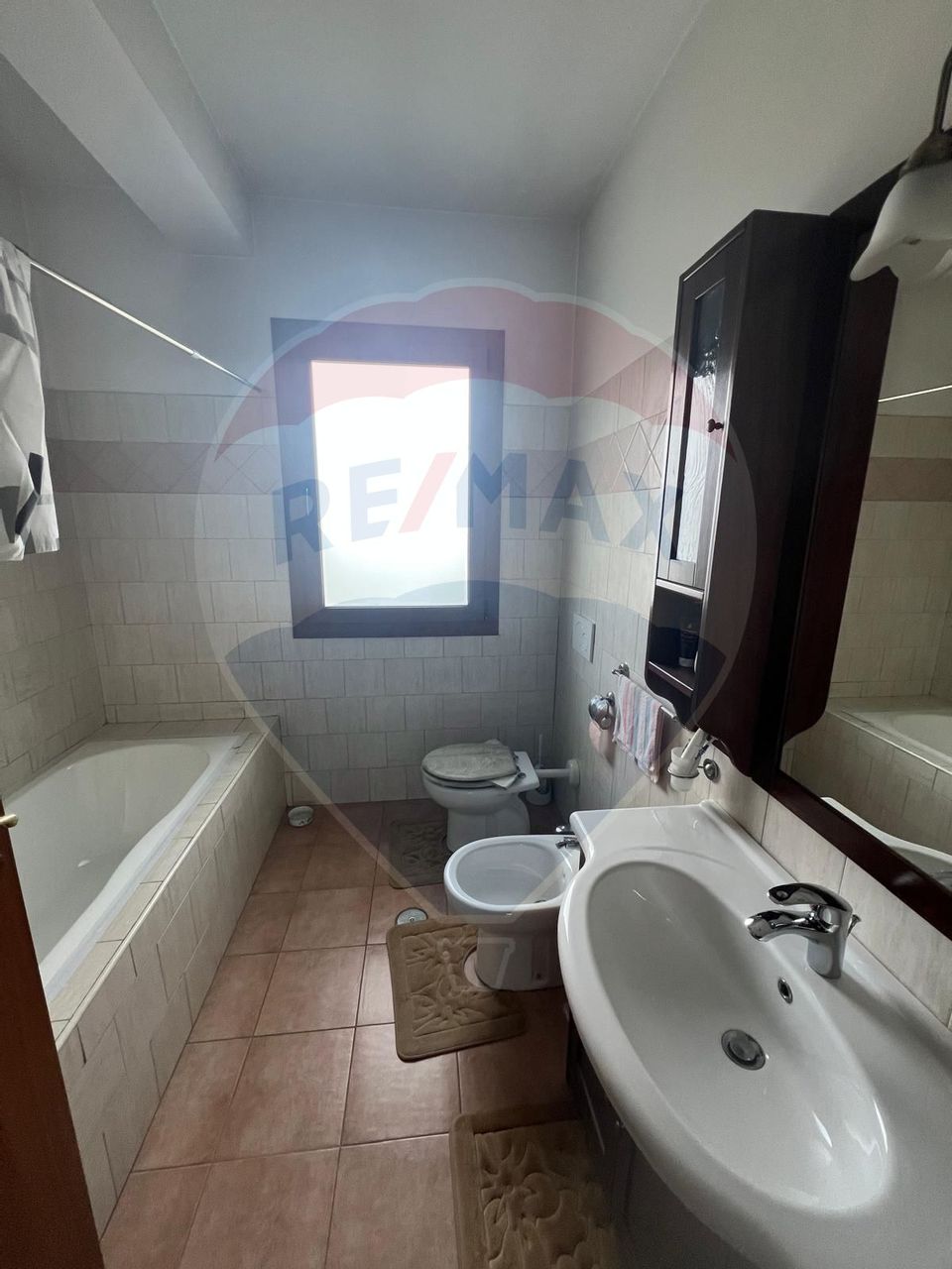 Casă - plantatie aluni  41300mp