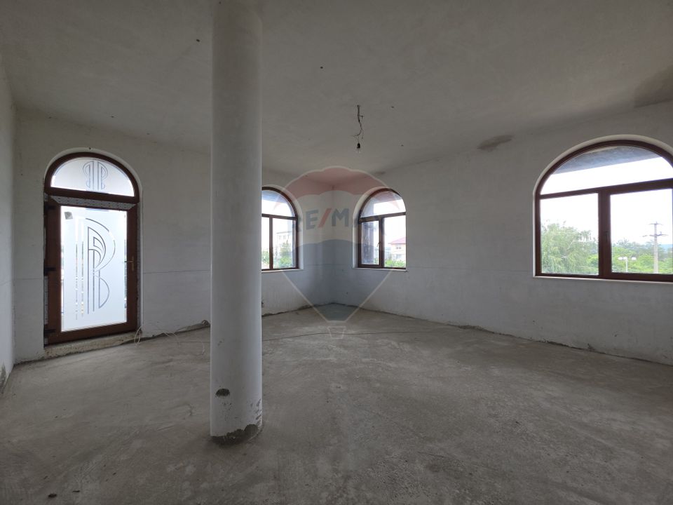 De vânzare proprietate unicat în Sascut - Bacău