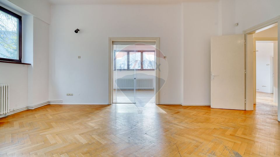 4 room Apartment for rent, Centrul Istoric area