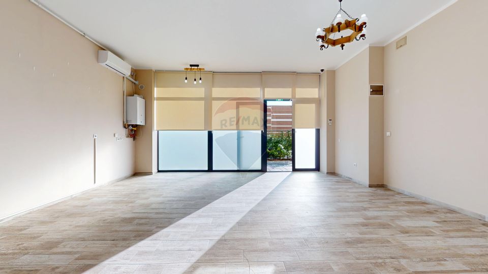 47sq.m Commercial Space for rent, Racadau area