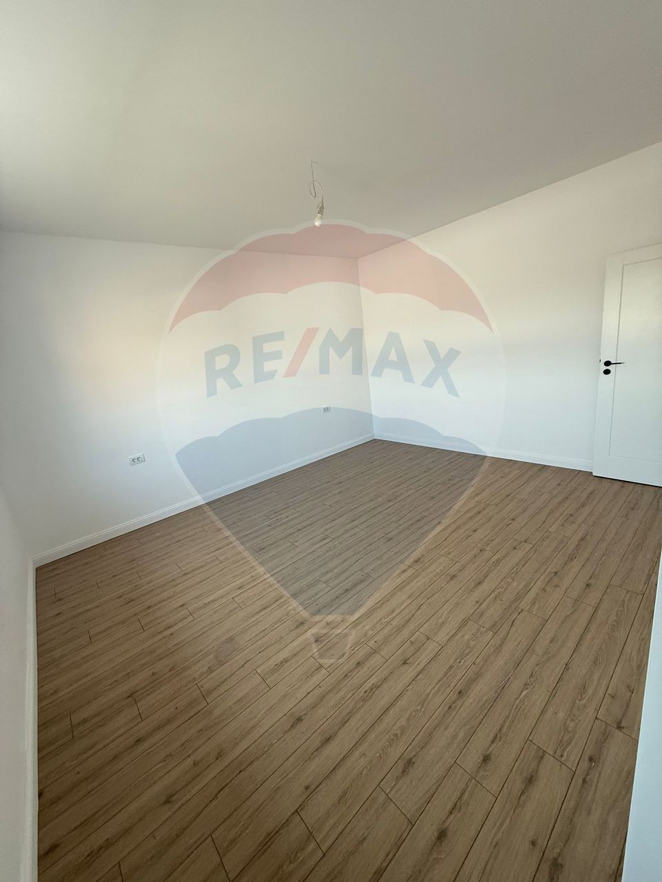 Casă / Vilă Individuala Bragadiru finisaje lux