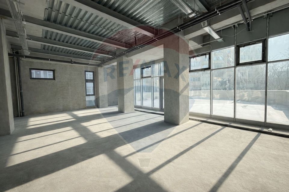 954.81sq.m Commercial Space for rent, Boema area