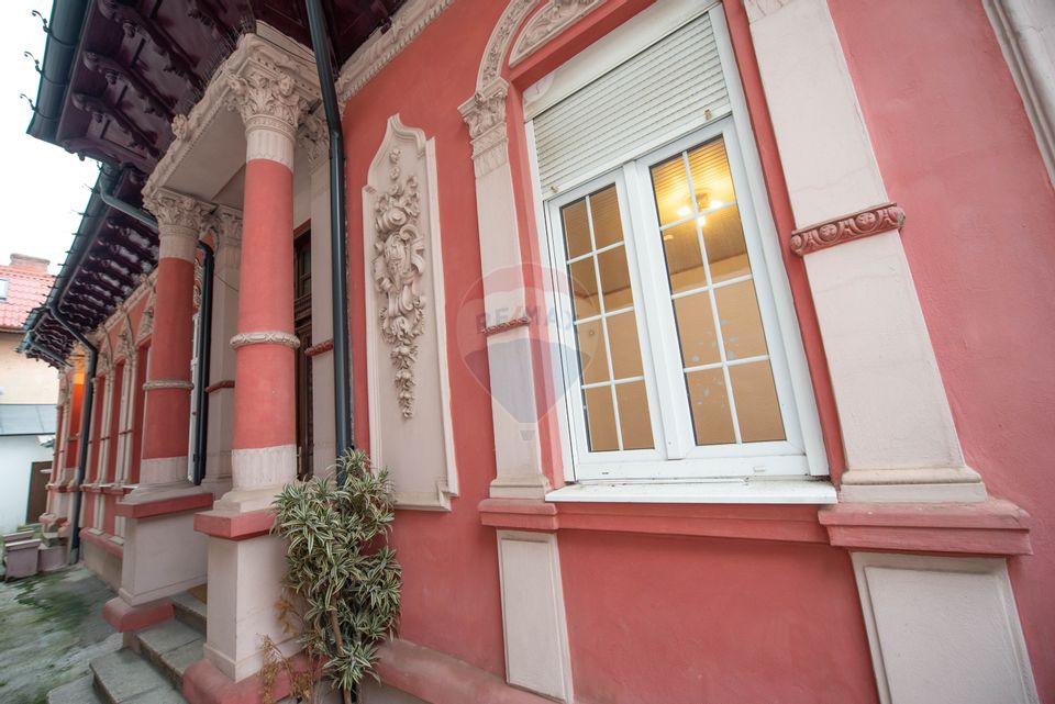 Vila interbelica cu 6 camere de vanzare, 99 mpu, Parc Cismigiu